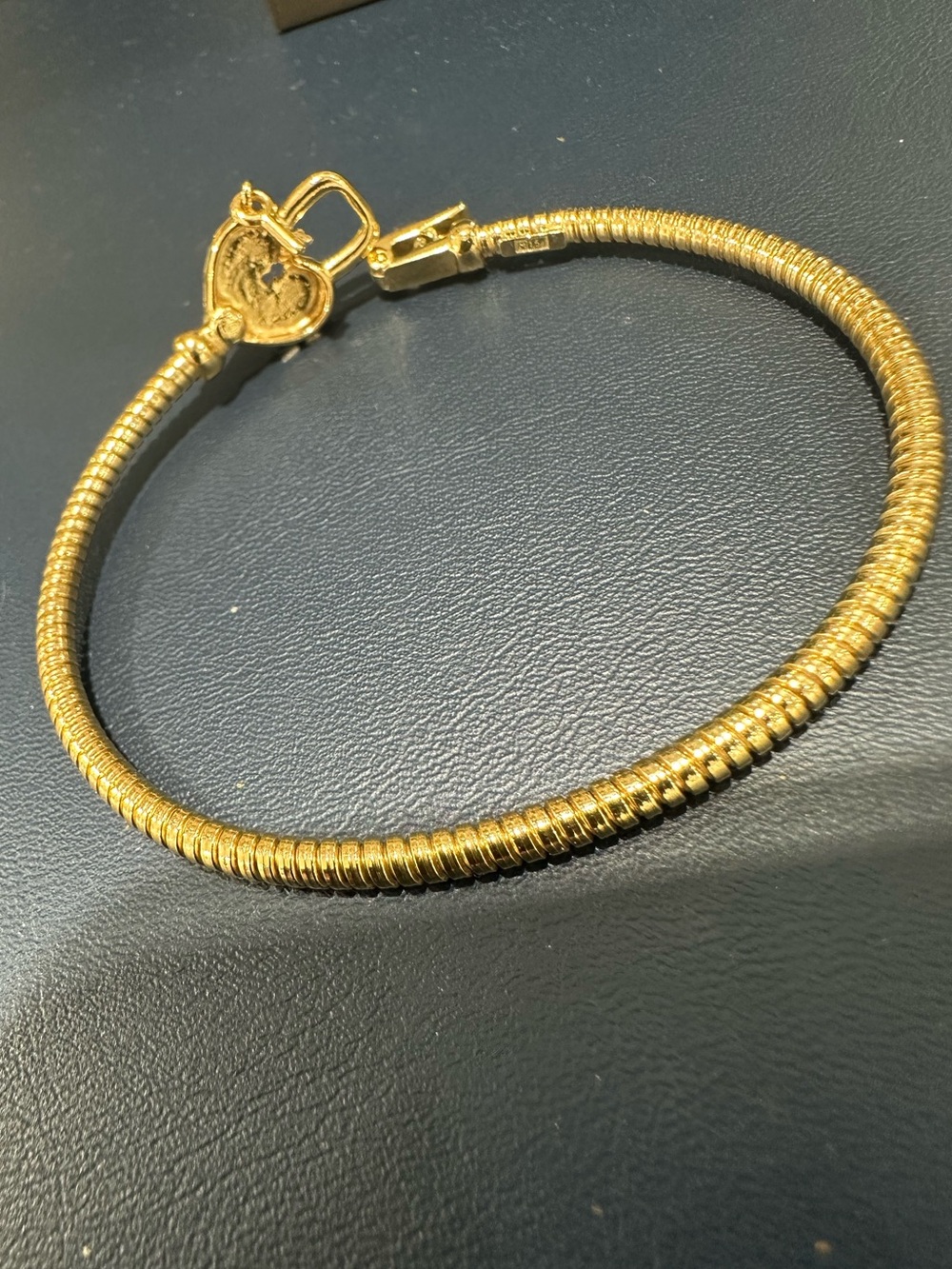 14k Gold-Plated Heart & Key Tubogas Bangle Bracelet - Gold - Picture 3 of 6